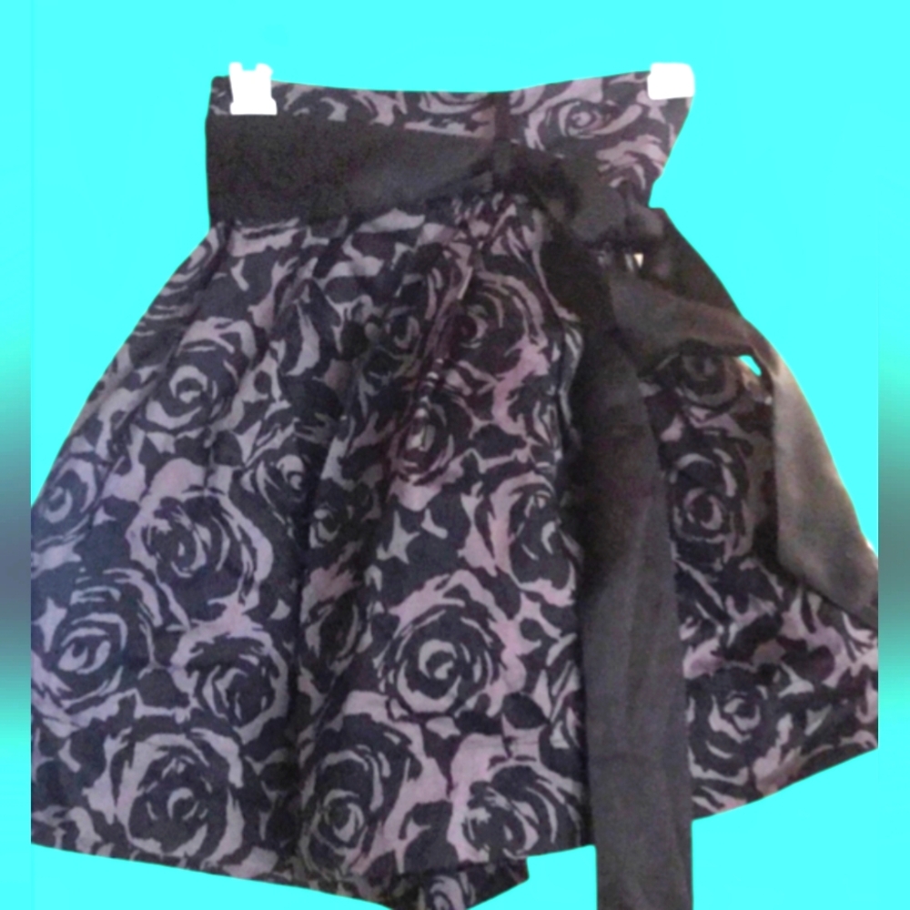 PINK And Gray colored Roses Skirt 🩷 🩶
